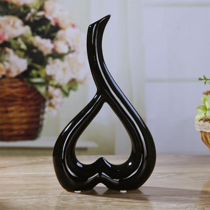 Creative Heart-shaped Ceramic Flower Vase for Home Office or Wedding Decor - White