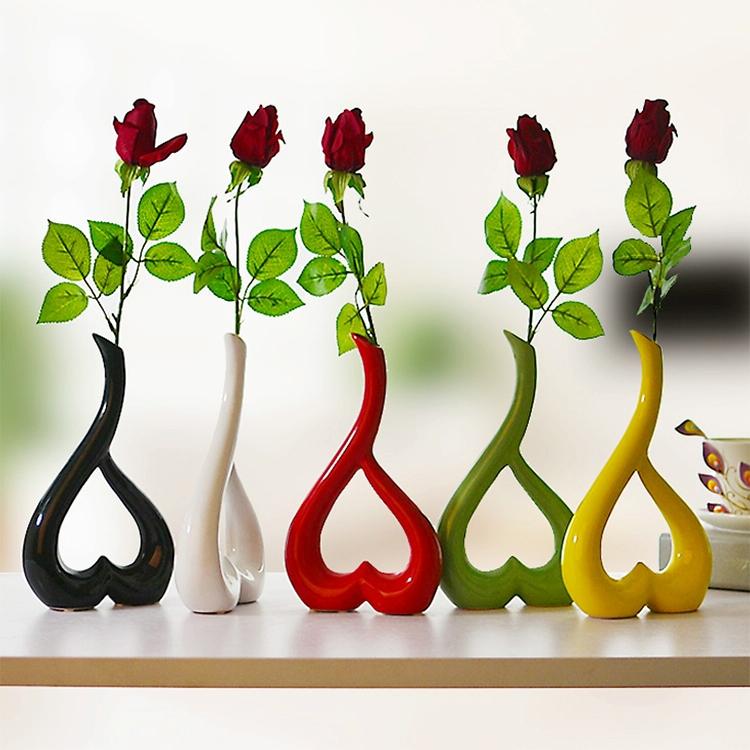 Creative Heart-shaped Ceramic Flower Vase for Home Office or Wedding Decor - Red