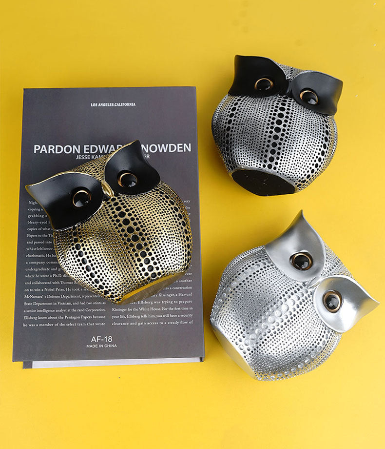 Black silver resin owl statue - modern perforated design for living room TV cabinet and entryway decoration